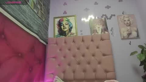 Mariana online show from October 2025 07:49:02 AM