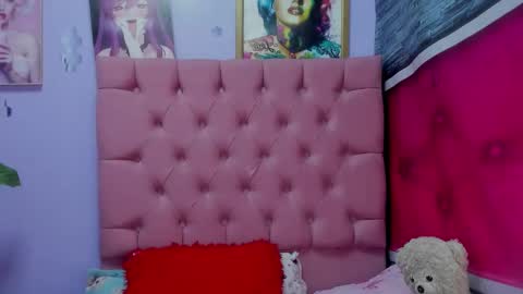 Mariana online show from October 2025 08:40:02 PM