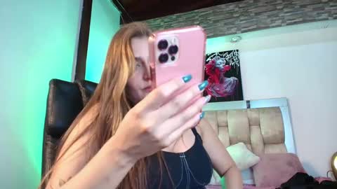 Snapshot of dakotarobbins_ chatting on February 2025 10:55:01 PM dakotarobbins_ online show from February 2025 10:55:01 PM