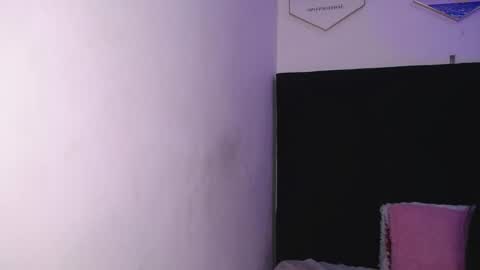 Daakota  online show from April 2026 07:07:02 PM