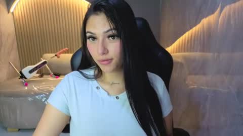 Snapshot of dakotha_v chatting on June 2026 08:13:02 PM Dakotha online show from June 2026 08:13:02 PM