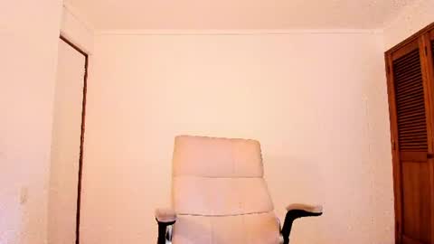 Almendra online show from July 2026 04:27:02 PM