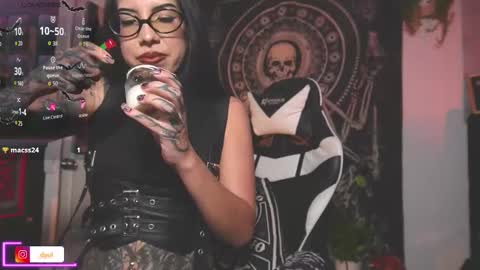 dalia_vorhees online show from November 2025 01:48:02 AM