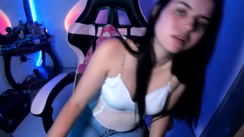 Dalia April online show from March 2026 06:45:02 PM