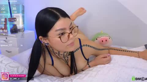 Dalia online show from February 2025 01:02:02 AM