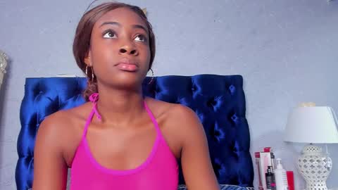 Dalila online show from October 2025 12:00:02 PM