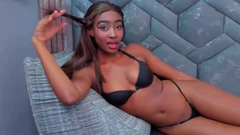 Dalila online show from October 2025 02:13:02 PM