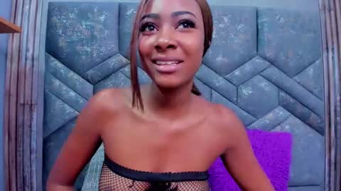 Dalila online show from November 2025 12:05:02 PM