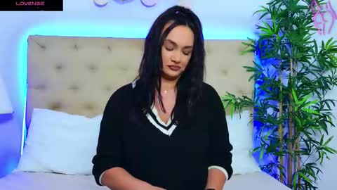 daliyaa_ online show from October 2025 02:36:01 PM