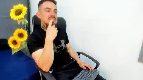 Dallas whitee online show from February 2026 06:15:01 PM