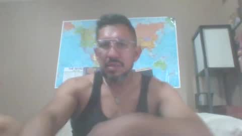 Snapshot of dallaspapi2000 chatting on December 2024 04:09:01 PM alex online show from December 2024 04:09:01 PM
