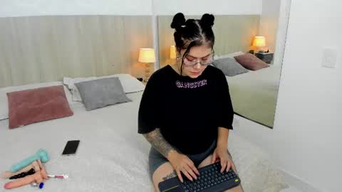 Snapshot of damaris_ponce chatting on June 2026 03:46:02 AM Damaris Ponce online show from June 2026 03:46:02 AM