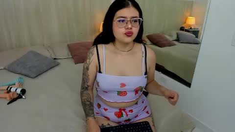 Snapshot of damaris_ponce chatting on June 2026 03:51:01 AM Damaris Ponce online show from June 2026 03:51:01 AM