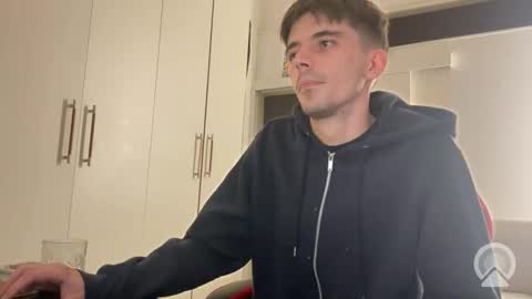 Snapshot of damebastille93 chatting on October 2025 10:32:02 PM OnlyEry online show from October 2025 10:32:02 PM