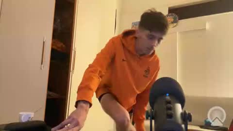 Snapshot of damebastille93 chatting on October 2025 10:54:02 PM OnlyEry online show from October 2025 10:54:02 PM