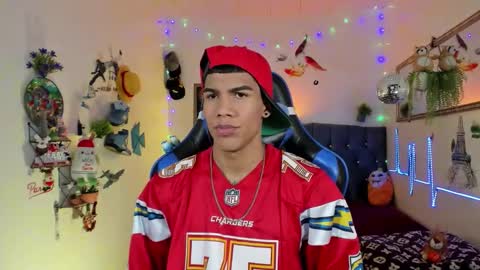 Damian online show from November 2025 03:18:02 AM