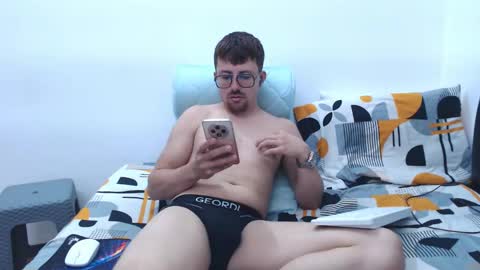 Snapshot of damian_redhot chatting on March 2025 12:45:01 PM D A M I A N online show from March 2025 12:45:01 PM