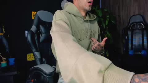 Daamiancox online show from October 2025 03:33:02 PM