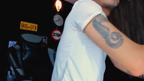 Daamiancox online show from November 2025 03:05:01 AM