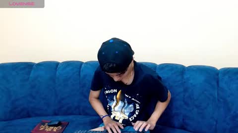 Snapshot of damibright chatting on December 2024 07:03:02 PM LIAM online show from December 2024 07:03:02 PM