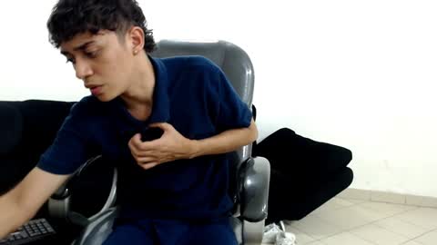 Snapshot of damibright chatting on February 2025 01:32:01 AM LIAM online show from February 2025 01:32:01 AM