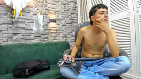 Snapshot of damibright chatting on October 2025 06:19:02 PM LIAM online show from October 2025 06:19:02 PM