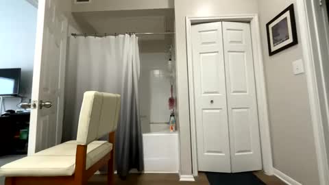 Snapshot of damnimhandsome25 chatting on February 2025 03:34:01 PM Clyde online show from February 2025 03:34:01 PM