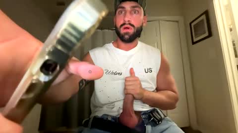 Snapshot of damnimhandsome25 chatting on February 2025 12:04:01 AM Clyde online show from February 2025 12:04:01 AM