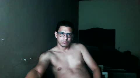 Snapshot of damnsexy0102 chatting on October 2025 11:07:01 AM DamnSexy0102 online show from October 2025 11:07:01 AM