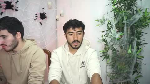 damon_frost online show from October 2025 07:05:01 PM