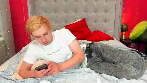 Snapshot of damonlux chatting on July 2026 06:04:02 AM Damon online show from July 2026 06:04:02 AM