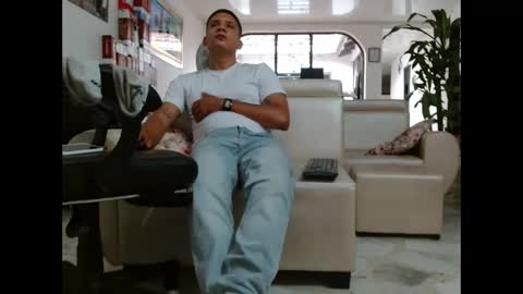 damyan_2003 online show from February 2026 07:01:02 PM