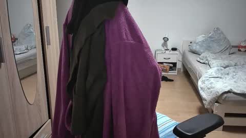 King Dan online show from October 2025 08:37:02 PM