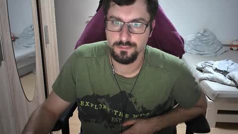 King Dan online show from October 2025 08:05:02 PM