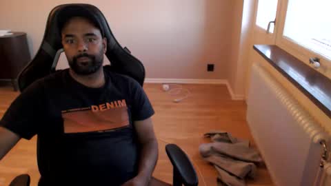 dan_the_man43 online show from April 2026 06:21:02 PM