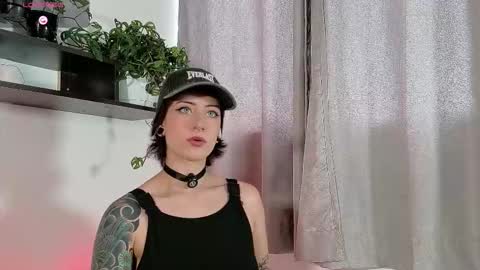 Snapshot of dan_universe chatting on October 2025 07:15:02 PM Bluemoon online show from October 2025 07:15:02 PM