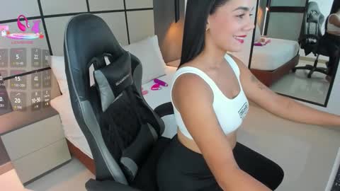 D A N A  online show from October 2025 02:14:02 AM