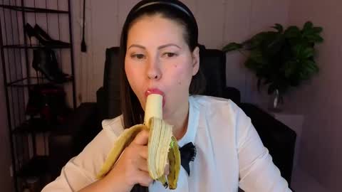 Dana Dom online show from March 2026 01:50:02 PM