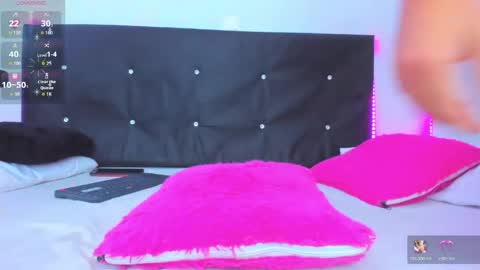 Snapshot of dana_moore_ chatting on May 2026 01:22:01 AM danna online show from May 2026 01:22:01 AM