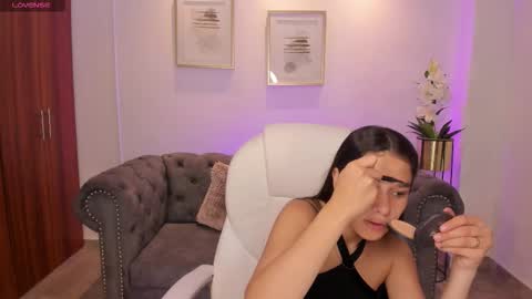 danaa_rouse online show from October 2025 07:12:02 PM