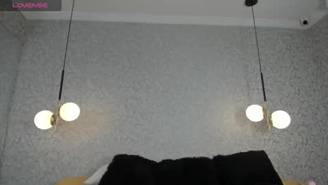    online show from November 2025 09:06:02 PM