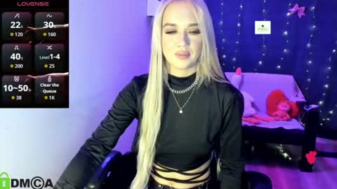 dances_queen online show from July 2026 07:12:01 AM