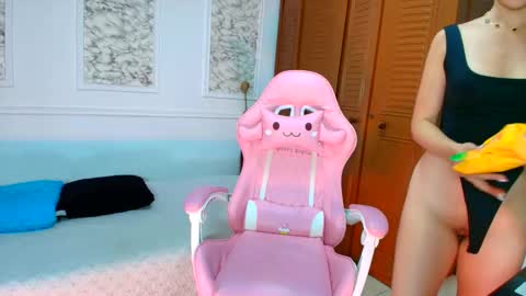 Danella Houston online show from November 2025 06:56:02 PM