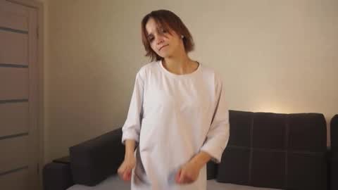 Elvi online show from November 2025 05:45:02 PM