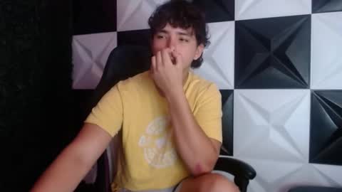 Snapshot of dani_cumboy chatting on January 2025 01:35:01 AM dani_cumboy online show from January 2025 01:35:01 AM
