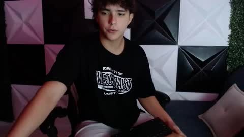 Snapshot of dani_cumboy chatting on January 2025 03:28:02 AM dani_cumboy online show from January 2025 03:28:02 AM