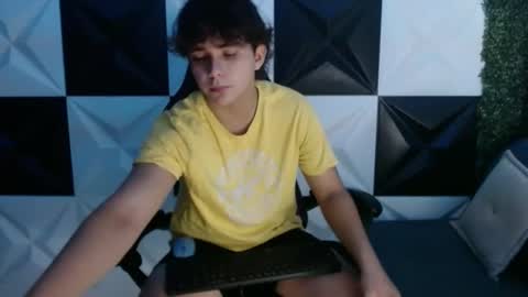 Snapshot of dani_cumboy chatting on January 2025 06:14:01 AM dani_cumboy online show from January 2025 06:14:01 AM