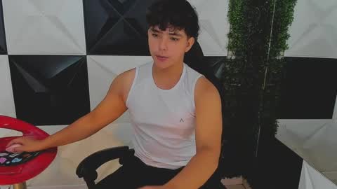 dani_cumboy online show from October 2025 01:06:02 PM