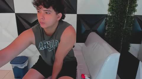 dani_cumboy online show from October 2025 01:54:01 PM