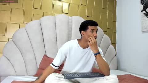 Daniel  online show from October 2025 03:10:02 AM